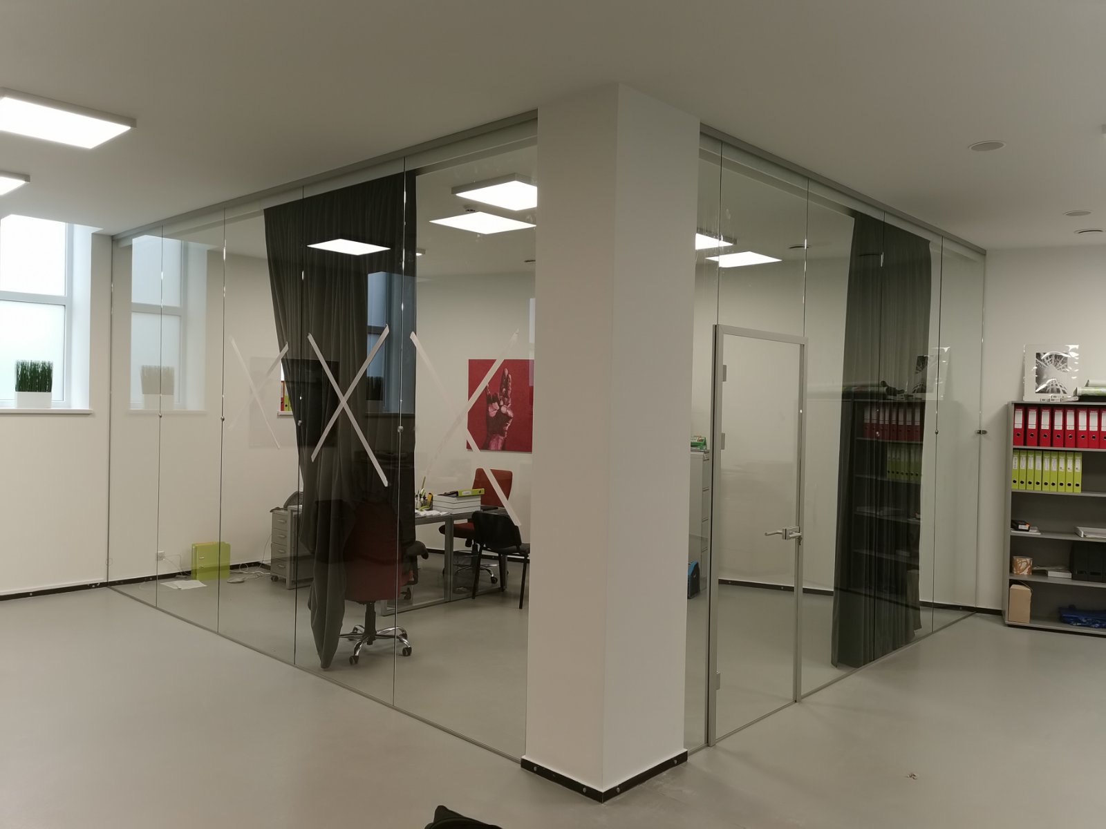 frameless glass partitions