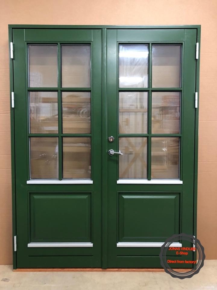 Double entrance wooden doors